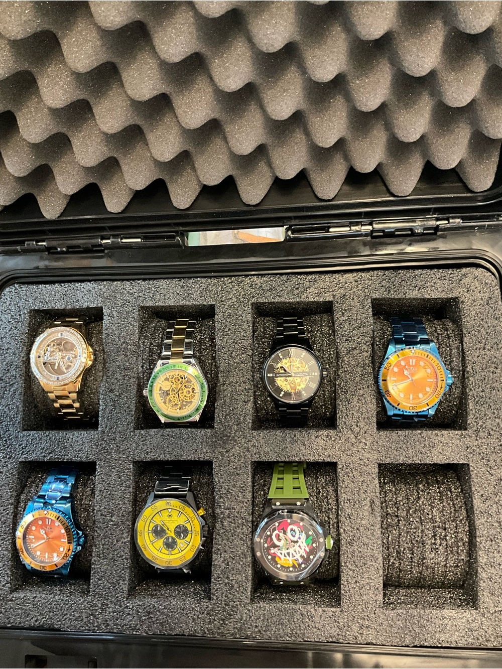 Lot 6 Invicta Men's Watches and 1 TechnoMarine in 8 Slot Invicta Hard